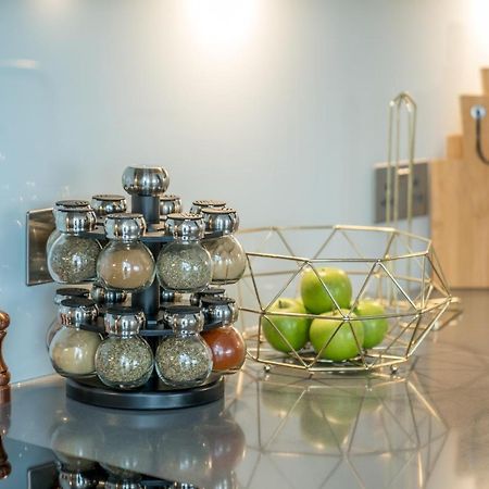 Luxurious Spacious 2Bed Suites Skyline River Views By Canary Wharf 런던 외부 사진