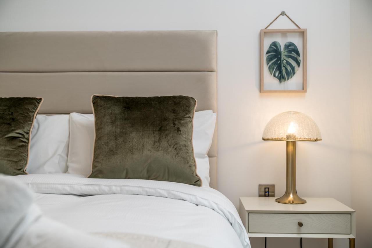 Luxurious Spacious 2Bed Suites Skyline River Views By Canary Wharf 런던 외부 사진