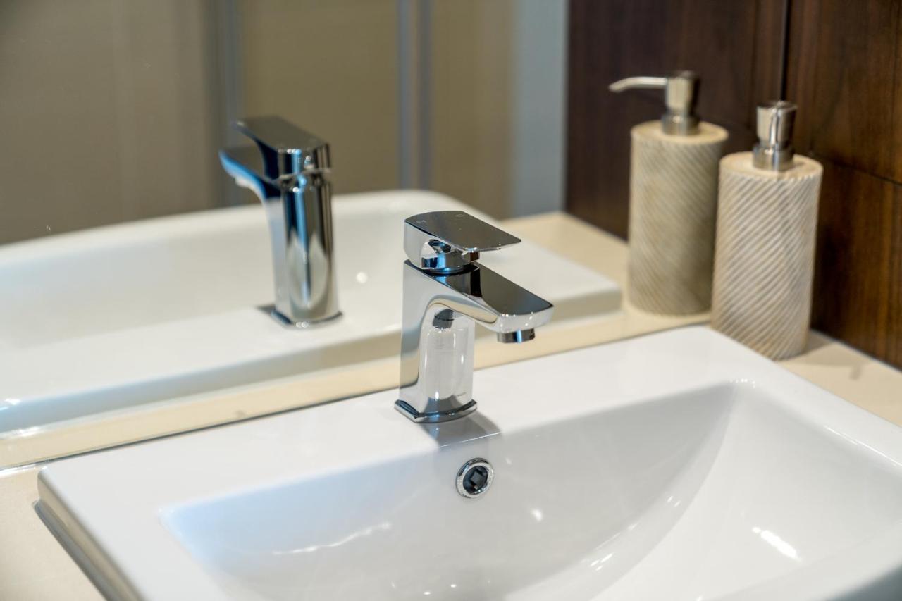 Luxurious Spacious 2Bed Suites Skyline River Views By Canary Wharf 런던 외부 사진